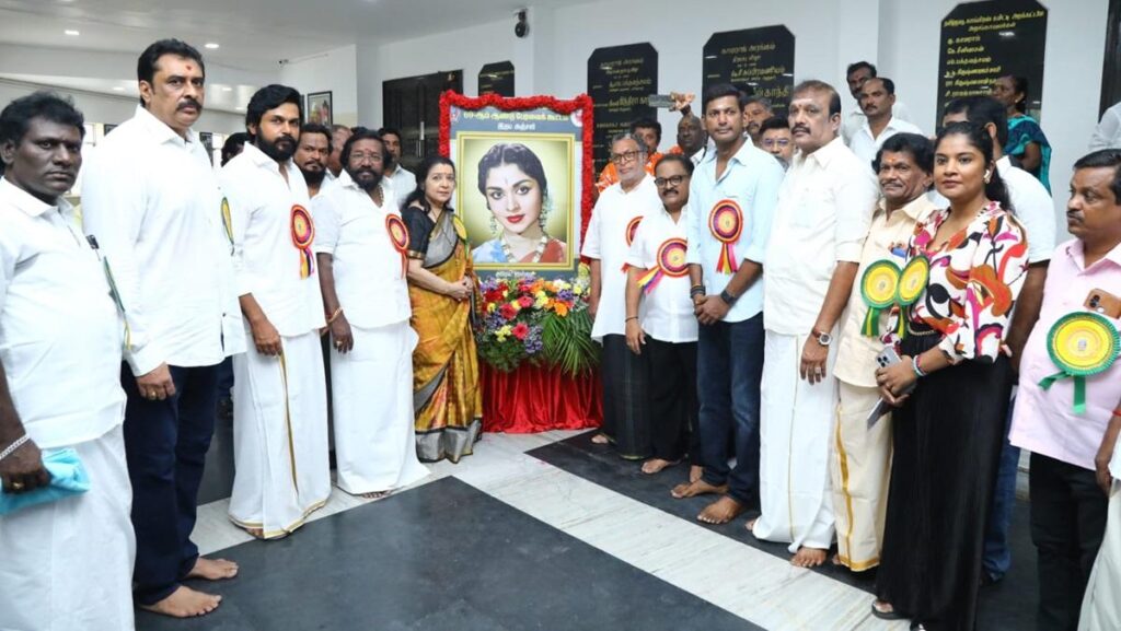 நடிகர் சங்க உறுப்பினர்கள் குறித்து அவதூறு பரப்பினால் சட்ட நடவடிக்கை: பொதுக்குழுவில் தீர்மானம் | Legal action if defamation spread against Nadigar Sangam members