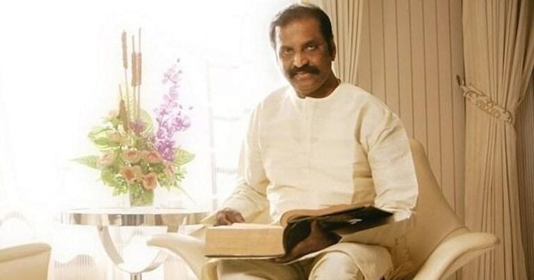 padaiyaanda maaveeraa movie: "ஒலிபெருக்கிகள் முன்பாவது மக்கள் உண்மையைப் பேச வேண்டும்" - கவிஞர் Vairamuthu