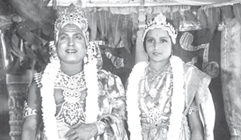 பி.யு.சின்னப்பாவா, பாகவதரா? - மோதிக் கொண்ட ரசிகர்கள்! | ஆர்யமாலா | clash between pu chinnappa and bhagavathar fans explained