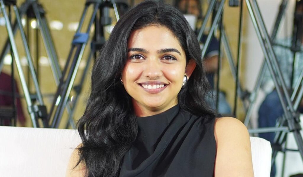 ரூ.15 கோடி சம்பளமா? - மமிதா பைஜு விளக்கம் | Actress Mamita Baiju clarifies on rumours of Rs 15 crore salary 2 ரூ.15 கோடி சம்பளமா? - மமிதா பைஜு விளக்கம் | Actress Mamita Baiju clarifies on rumours of Rs 15 crore salary