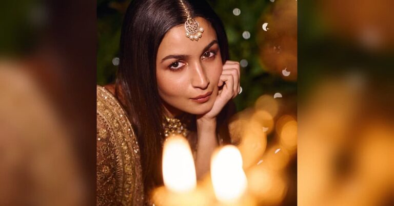 Alia Bhatt: "பால்வெளி தெருவில் அமுதூறிய முகமே!" - தீப ஒளியில் மின்னும் ஆலியா பட் | Photo Album