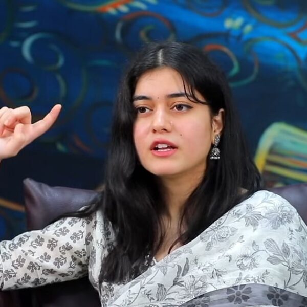 Thedalweb 52 Dude: ``மமிதா எனக்கு இன்னும் நெருக்கம் எனச் சொல்லலாம்!" - ஐஸ்வர்யா ஷர்மா| ``Mamitha Baiju was close to me!" - Aishwarya Sharma