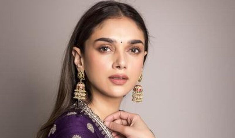 வாட்ஸ் அப் மூலம் மோசடி: நடிகை அதிதி ராவ் எச்சரிக்கை | Fraud via WhatsApp Actress Aditi Rao Warns