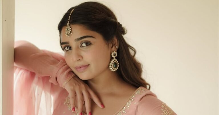 Gouri Kishan: ரஞ்சித் முதல் குஷ்பு வரை – நடிகை கௌரி கிஷனுக்கு ஆதரவாகக் களமிறங்கிய பிரபலங்கள்! | “The family of those who talk like this are women” – Celebrities in support of actress Gauri Kishan!