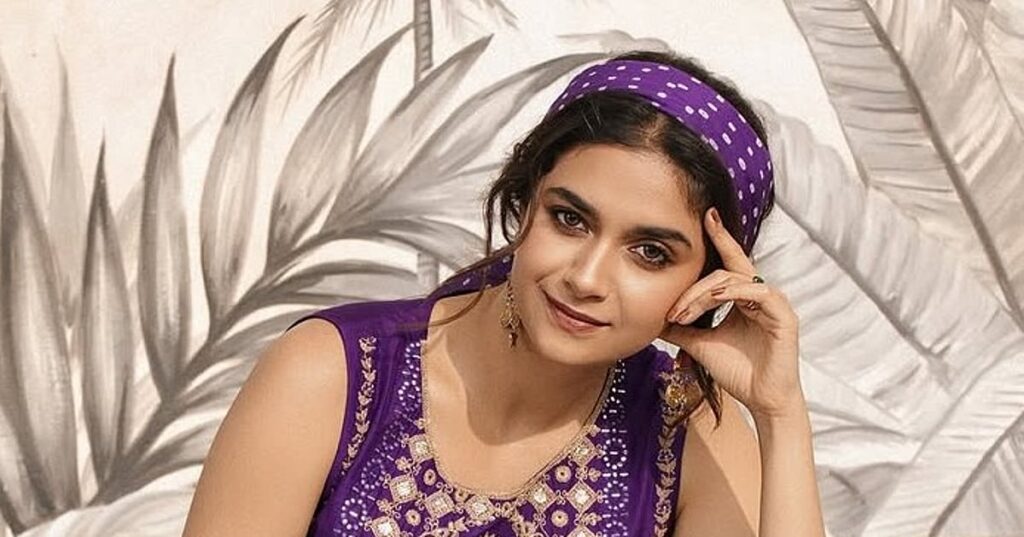 Keerthy Suresh: "சிரஞ்சீவியை விட விஜய் நல்ல டான்சரா?" - சர்ச்சைக்கு முற்றுப்புள்ளி வைத்த கீர்த்தி | Keerthy Suresh Clarifies Controversial ‘Vijay vs Chiranjeevi’ Dance Comment, Apologises to Fans