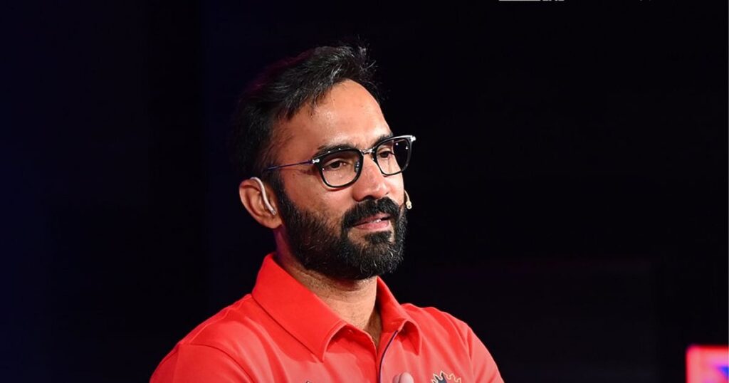 Bison: "மாரி செல்வராஜ் தலைசிறந்த இயக்குநர்" - தினேஷ் கார்த்திக் பாராட்டு! | Dinesh Karthik Applauded Bison Movie, Highlighted Mari Selvaraj and Dhruv's Efforts