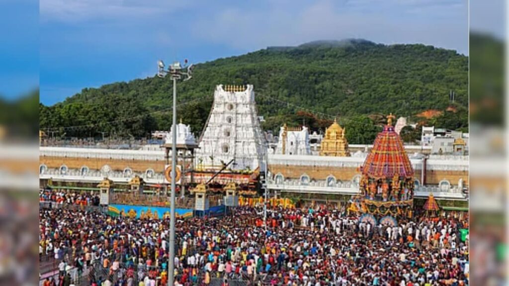 tirupati 2025 12 bc5f419e9a5e043ee6974b51ceedd31b 3x2 Thedalweb திருப்பதி ஏழுமலையான் கோயிலில் அலைமோதிய பக்தர்கள் கூட்டம்...! | ஆன்மிகம்