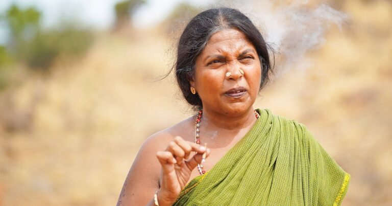 அங்கம்மாள் விமர்சனம்: கீதா கைலாசம், சரண் சக்தி, கல்லூரி பரணி நடிப்பில் அங்கம்மாள் படம் எப்படி இருக்கு? | Angammal Review: How is Angammal movie starring Geetha Kailasam Saran Shakthi, and kalloori Bharani?