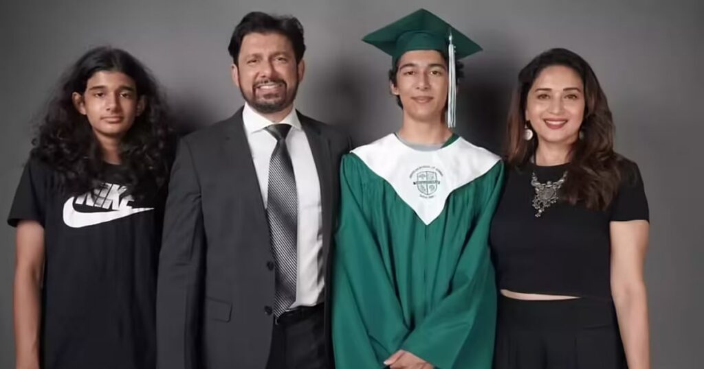 மாதுரி தீட்சித்தின் மகன் ஆப்பிள் நிறுவனத்தில் பணியாற்றுகிறார்!