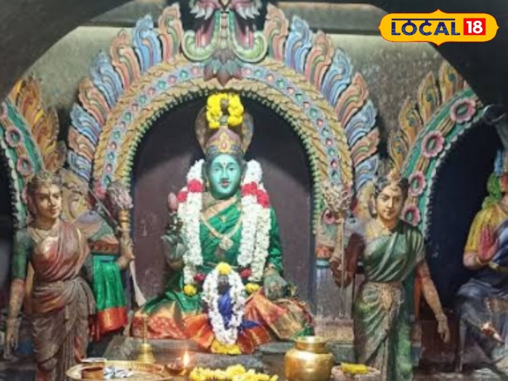 HYP 5715586 cropped 20012026 160916 oct 24 pacha vazhi amman 1 1 Thedalweb பச்சை நிற சேலையில் மட்டுமே அம்மன்... எலுமிச்சை பழத்தில் தெரியும் ரிசல்ட்... வினோத வழிபாடு எங்கு தெரியுமா? | Spirituality News (ஆன்மீக செய்திகள்)