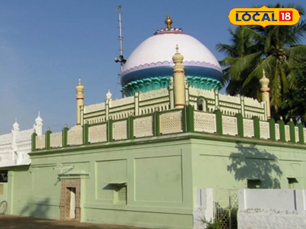 HYP 5731914 cropped 29012026 052355 image search 1769579622418 1 Thedalweb மகானுக்கு இந்துக்கள் கொடுக்கும் சந்தனம்... மத ஒற்றுமைக்கான காட்டுபாவா பள்ளிவாசல்...