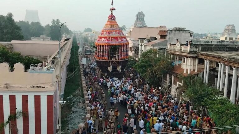 ஸ்ரீரங்கம் அரங்கநாதர் கோயிலில் தை தேரோட்டம் விமரிசை.. பக்தர்கள் பரவசம்! | Spirituality News (ஆன்மீக செய்திகள்)
