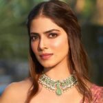 "சோகமான காட்சிக்கு 1,2,3,4; கோபமான காட்சிக்கு A, B, C, D" –  வைரலாகும் மாளவிகா மோகனின் பதில்