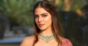 "சோகமான காட்சிக்கு 1,2,3,4; கோபமான காட்சிக்கு A, B, C, D" -  வைரலாகும் மாளவிகா மோகனின் பதில்