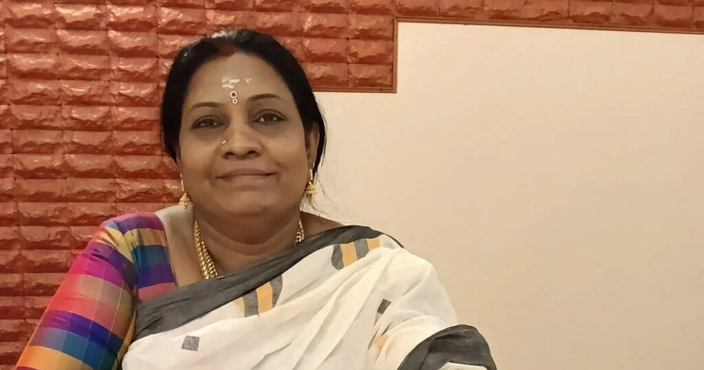 100 ஆண்கள் முன் மன்னிப்பு கேட்டேன்.அப்பவும் விடலை ! மகளிர் ஆணையத்தில் தயாரிப்பாளர் ராஜேஸ்வரி புகார் | producer rajeswari files complaint against producers council in tamilnadu women commission