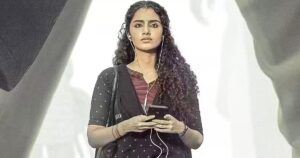 லாக் டவுன் விமர்சனம்: அனுபமா பரமேஸ்வரன், சார்லி, நிரோஷா நடிப்பில் வெளியான லாக் டவுன் படம் எப்படி இருக்கு? | Lockdown Review: How is the film Lockdown starring Anupama Parameswaran, Charlie, and Nirosha?