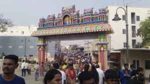 HYP 5767349 inshot 20260215 09564268300 00 14 13still001 2 16x9 Thedalweb திருச்செந்தூரில் குவிந்த பக்தர்கள்... மணிக்கணக்கில் காத்திருந்து சாமி தரிசனம்... | Spirituality News (ஆன்மீக செய்திகள்)