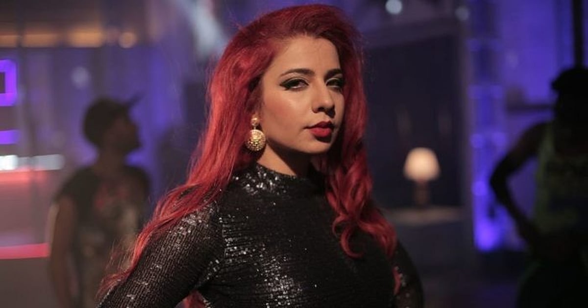 “பெண்கள் இங்கு பாதுகாப்பாக உணரும் வரை நான் பாட மாட்டேன்!” – மேடையில் ‘துரந்தர்’ பட பாடகி! |”I won’t sing until women feel safe here!” – ‘Dhuranthar’ singer on stage!