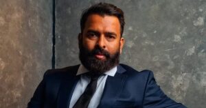 இஸ்ரேல் - ஈரான் போர்: "கத்தாரில் நான் சென்றதுதான் கடைசி விமானம்" - சந்தோஷ் நாராயணன் பதிவு