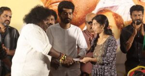 'ஒரு கிடாயின் கருணை மனு'வில் என்னை நடிக்க வைக்க நினைத்தார்' - யோகி பாபு உருக்கம் late director suresh sangaiah wife shares the moment he received the cheque from yoghi babu