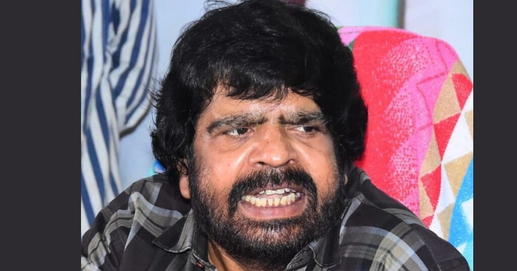 நிறுத்தப்பட்ட 'அரசன்' படப்பிடிப்பு: ``சிம்புக்காக வரவில்லை ஆனால்..." - கொந்தளிக்கும் டி.ராஜேந்தர் | "This T.R. is coming to demand justice!" — T. Rajendar fumes.