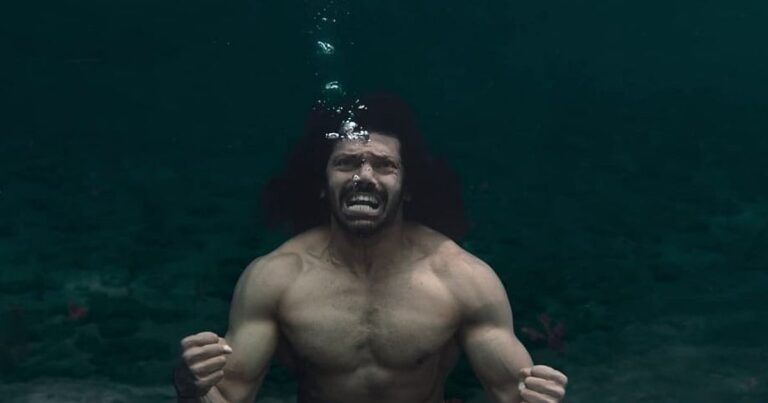 Mr X: “கடும் குளிரான நீரில் சட்டை இல்லாமல் நடிக்க வேண்டியிருந்தது!” – ஆர்யா |Mr. X: “I had to act shirtless in freezing cold water!” — Arya