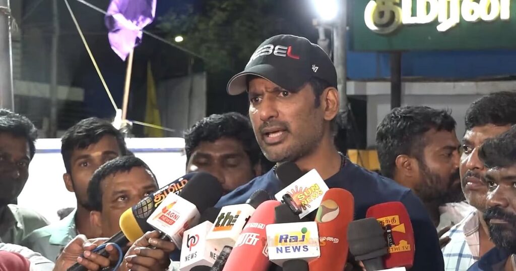 "அப்போதான் நடிகர்கள் நடிகர்களாக இருப்போம்!" - வாக்கு செலுத்த சைக்கிளில் வந்த விஷால்! "That is when we truly remain actors!" — Vishal arrives on a bicycle to cast his vote!