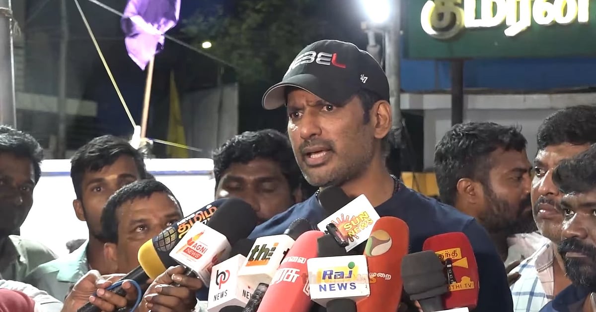 “அப்போதான் நடிகர்கள் நடிகர்களாக இருப்போம்!” – வாக்கு செலுத்த சைக்கிளில் வந்த விஷால்! “That is when we truly remain actors!” — Vishal arrives on a bicycle to cast his vote!